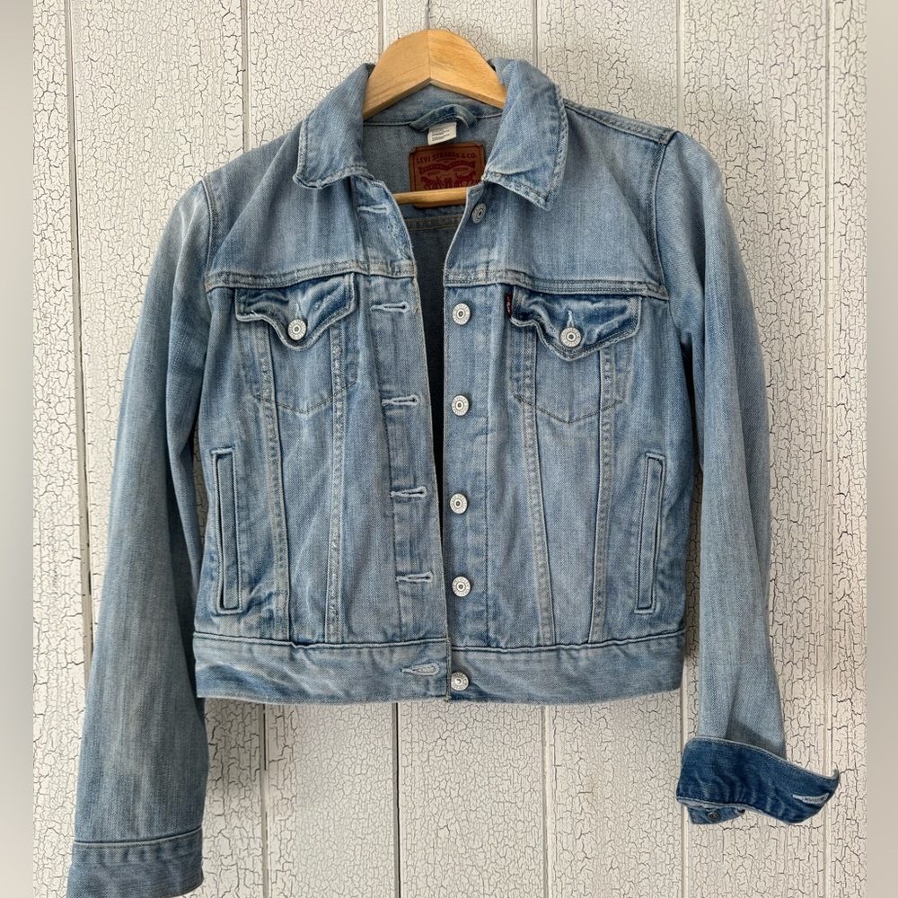 Levi’s women’s denim jacket